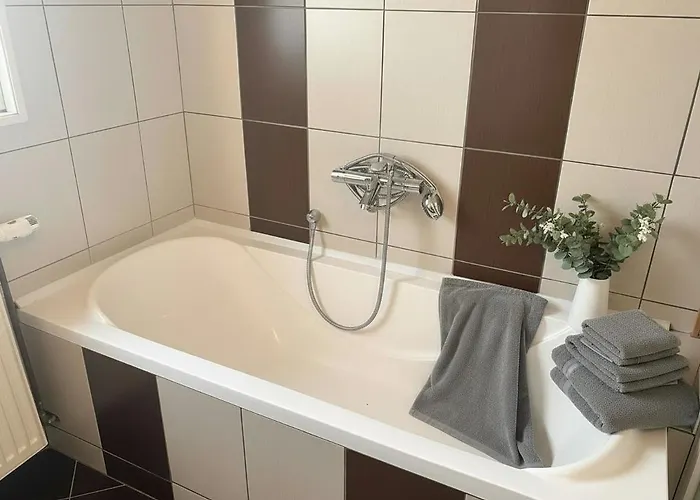 Family & Friends Base For 6- Xxl With Direct Train - 10 Min To And Airport דירה וינה