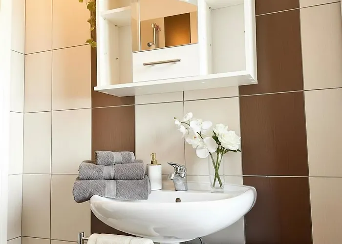 Family & Friends Base For 6- Xxl With Direct Train - 10 Min To And Airport דירה וינה