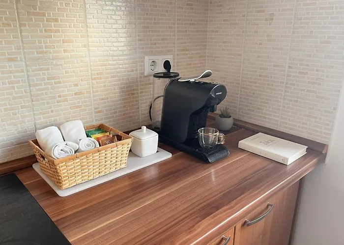 Family & Friends Base For 6- Xxl With Direct Train - 10 Min To And Airport דירה *